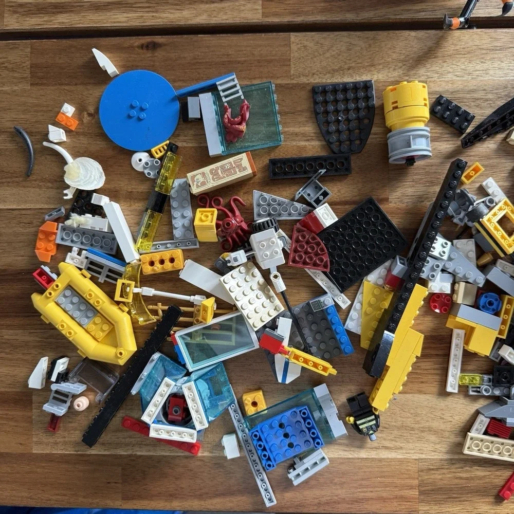 LEGO BULK LOT 7 LB+ POUND TECHNIC ATLANTIS BRICKS W HOLES STAR WARS WHEELS CRANE